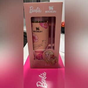 Stanley x Barbie 80’s Peaches N Cream 40oz Quencher